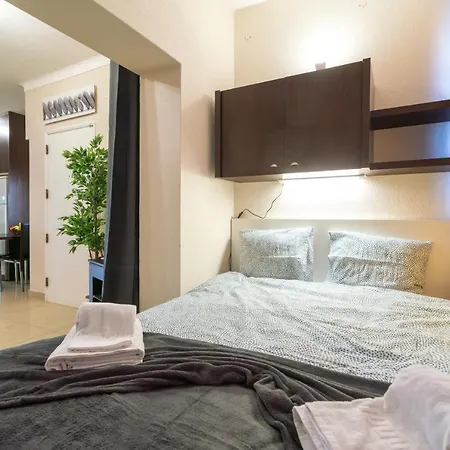 Bright Lovely Flat W/ Balcony Apartman