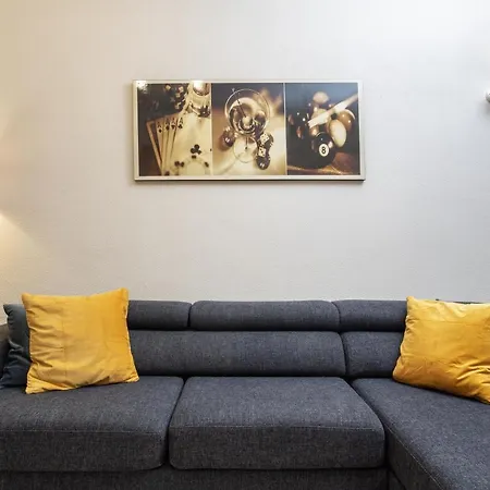 Bright Lovely Flat W/ Balcony * Guia